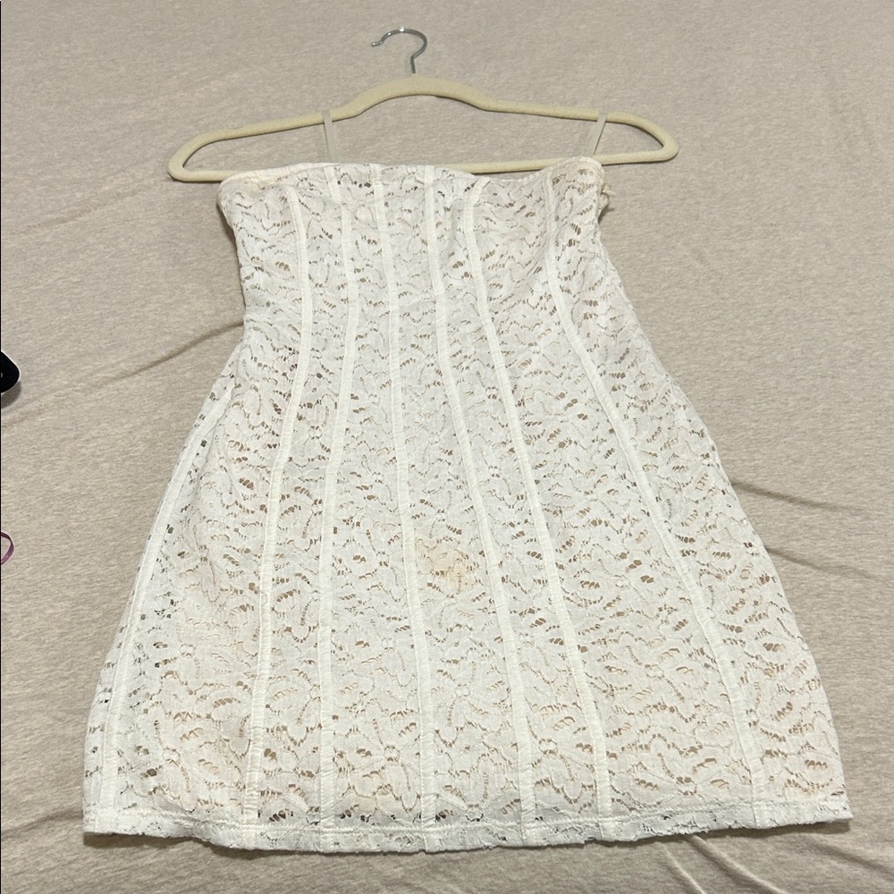 Kimchi Blue White Strapless Ruffled Sheath Dress